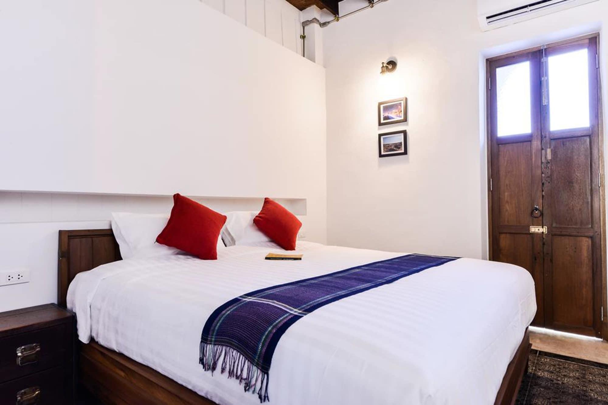 Bed and Breakfast Neighbor Phuthon Бангкок Экстерьер фото